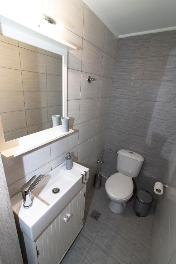 Large, Sunny, Modern Apartment Fully Renovated, Next To Agia Sofia Salonicco Esterno foto