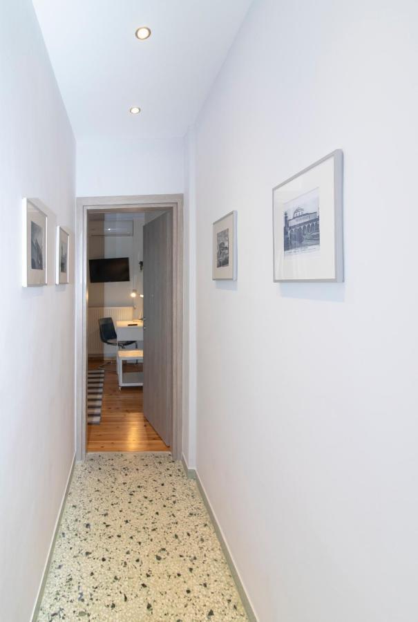 Large, Sunny, Modern Apartment Fully Renovated, Next To Agia Sofia Salonicco Esterno foto